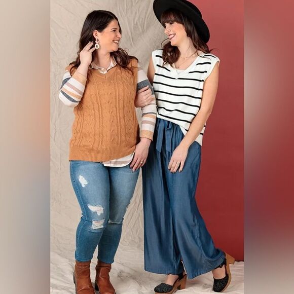 NWT LulaRoe Women’s “Nadia” Cream Color Cable Knit V Neck Sweater Vest - Size XL - Picture 7 of 8